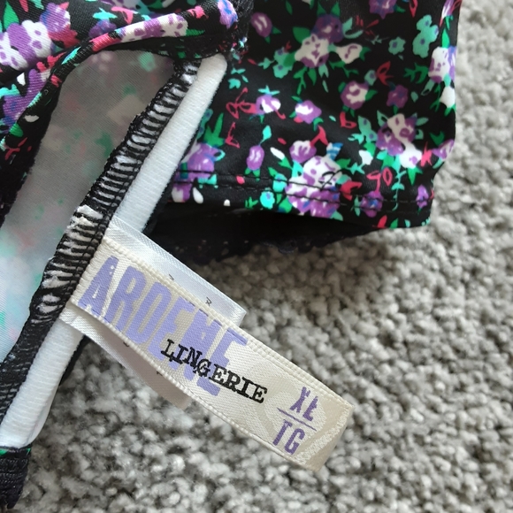 Black floral bikini top - Picture 3 of 5